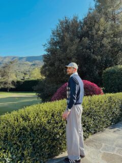 A mix of shots from my camera roll, from the past days and the last few weeks, including the Easter long weekend, when you look at my pictures, you’re looking at my thoughts, somewhere between #April light, springtime energy and quiet moments, effortless chic without trying too hard, just living it frame by frame, maybe it’s not just a dump, maybe it’s a state of mind 🌿 #humpday #springtime #touchgrass #TBstyle