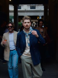 Elegance is also knowing how to move through the noise without becoming part of it. 👌🕶️ #streetstyle #mayvibes #milan #tuesdayvibes #TBstyle