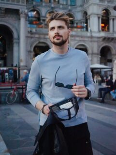 Sunday stroll in the square then inside the @ferraristyle flagship, come along for a mix of moments all in one flow camera in hand catching details that hit different leather jacket on, that in between spring air where vintage meets modern no fixed plan just instinct, movement and one look telling the whole story 🏎️📸 #streetstyle #springtime #may #ferrari #TBstyle